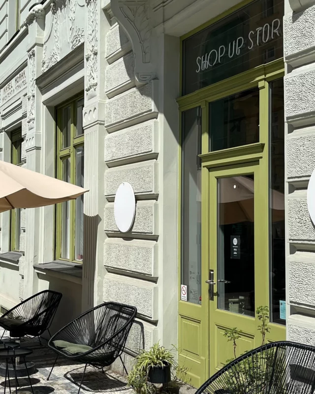 Jsme rádi, že můžeme být součástí takhle krásného konceptu, nové nás najdete v obchodu shop up stories, který se nachází v Praze na Římské 1199/35 🤩 naše produkty si zde můžete vyzkoušet a zakoupit. 
…Ps: v obchodě mají i kavárnu se skvělou matchou a kávou! 🤍